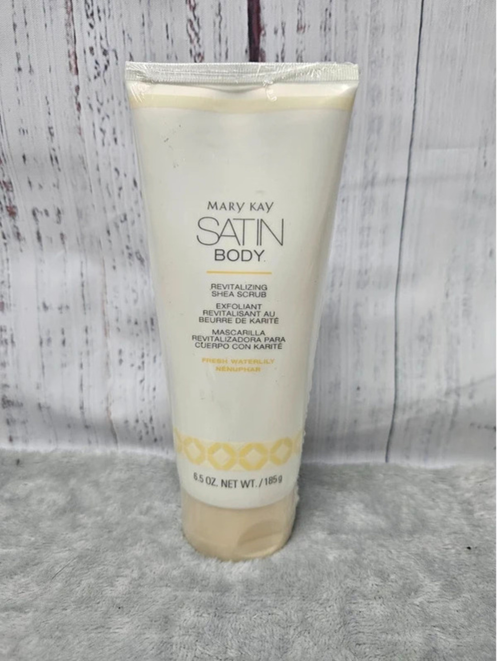 Mary Kay Satin Body Revitalizing Shea Scrub Fresh Waterlily 6.5 oz 185g Sealed